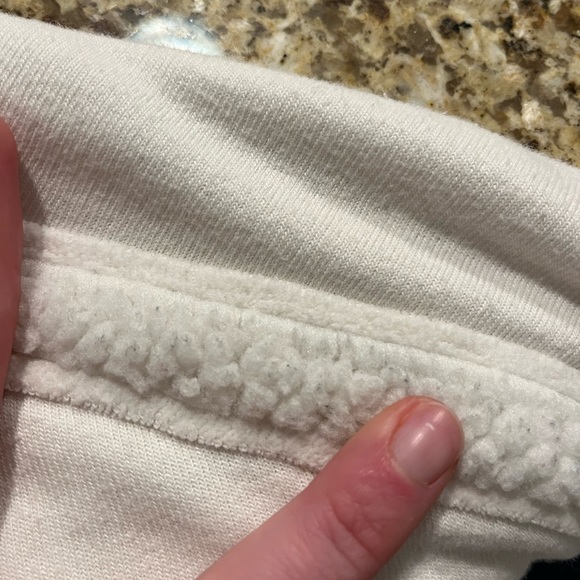 ALO Yoga White Sweatshirt - Picture 7 of 9